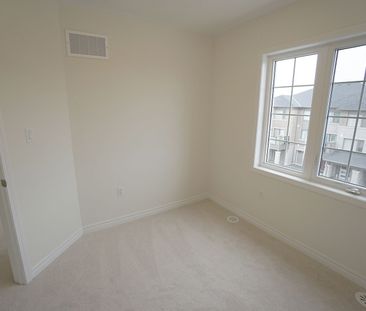 For Lease - 3328 Thunderbird Promenade, Pickering, Ontario - Photo 6