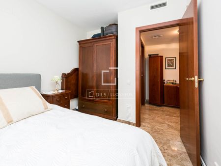 Excellent 5 Bedroom house / villa for rent in Montmar, Barcelona - Photo 5