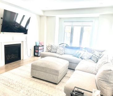 For Lease - 38 Kenneth Rogers Crescent, East Gwillimbury, Ontario - Photo 1