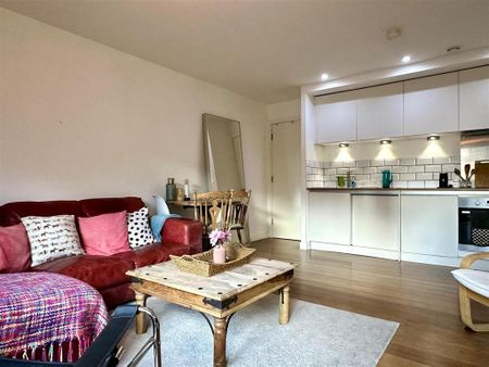 2 bedroom duplex to rent - Photo 2