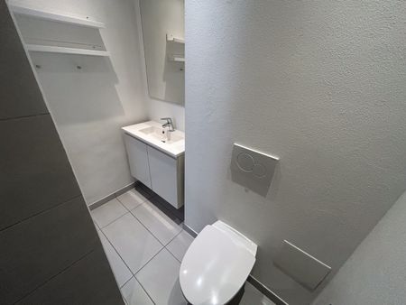 Rummelig og unik 3-værelses lejlighed med egen altan og parkering - Photo 3