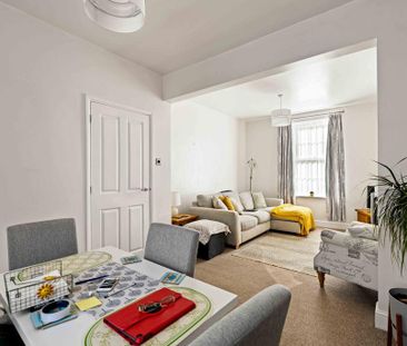 2 bedroom terraced house to rent - Photo 4