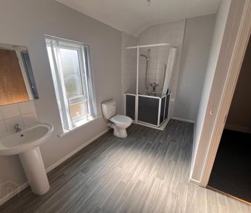 12 Minorca Place, Carrickfergus, BT38 8AU - Photo 4