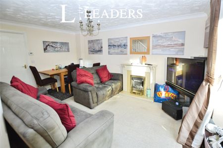 2 bedroom house to rent Mill Road, Mile End, Colchester, CO4 - Photo 2