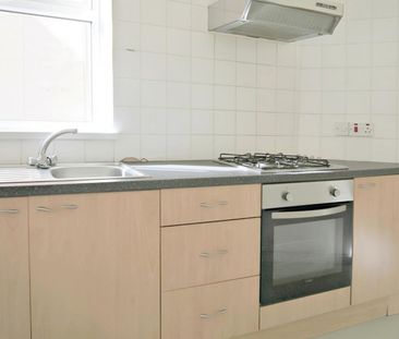 2 bedroom Flat To Let Total Size: 743 SQ FT - Photo 5