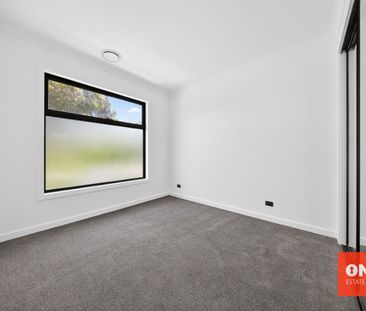 Modern, Stylish & Feature-Packed Living in Prime Narre Warren Location - Photo 6