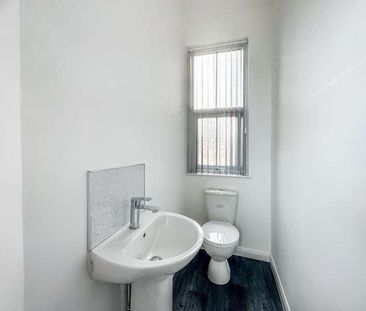 Flat A, Dixons Green Road, Dudley, West Midlands, DY2 - Photo 2