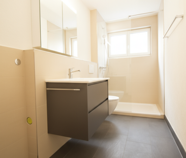 Helle, frisch renovierte 4-Zimmerwohnung mit Balkon und moderner Au... - Foto 4