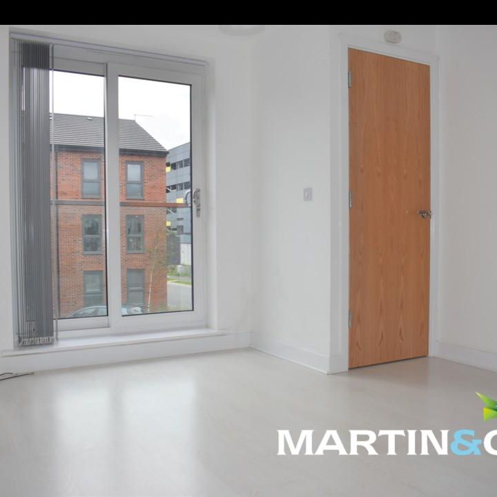 2 bedroom townhouse to rent - Photo 1