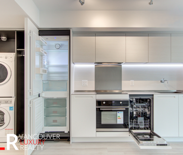 Condo in Downtown Vancouver, BC - Photo 6