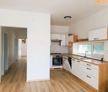 PRENÁJOM: Priestranný 3-izbový bungalov s parkovaním vo dvore, Bisk... – Fotografia 1
