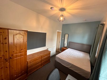 5 bedroom house - Photo 3