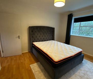 2 Bed Flat, Holm Oak Mews, SW4 - Photo 1