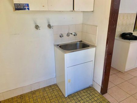 Spacious Full Brick Town House - Photo 3