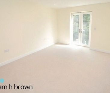 Purfleet Road, Aveley, SOUTH OCKENDON - Photo 1