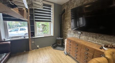 1 bedroom Flat To Let - Photo 5