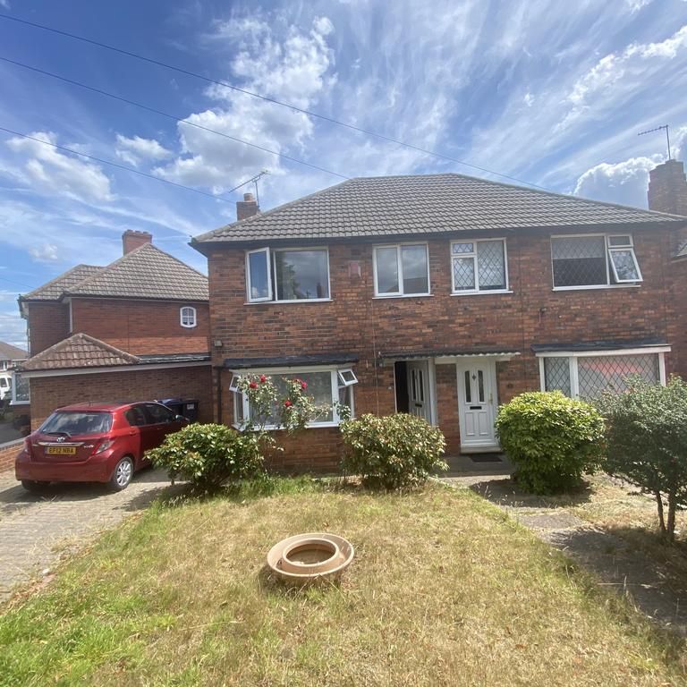 3 bedroom semi-detached house to rent - Photo 2