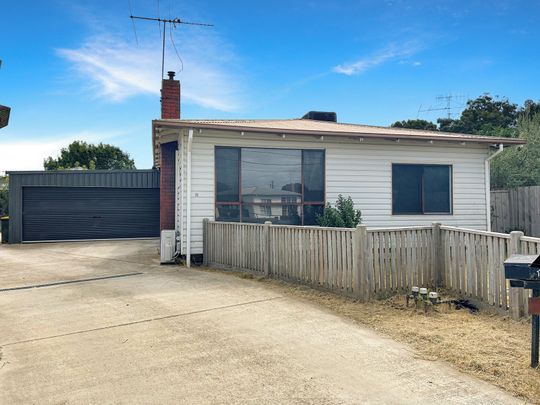 Refurbished 3 Bedroom Unit - Photo 1