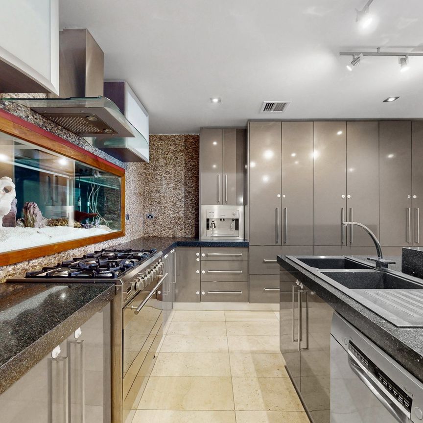 Perfect mix of lifestyle, location and modern family living! - Photo 1