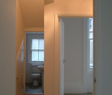 1 Bed Flat, Powis Road, BN1 - Photo 2