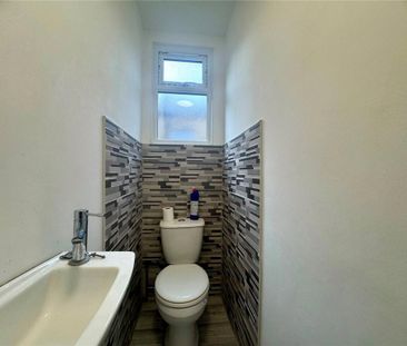 Property to rent - Photo 3