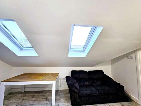 Cleverley Close, London, SE7 - Photo 3