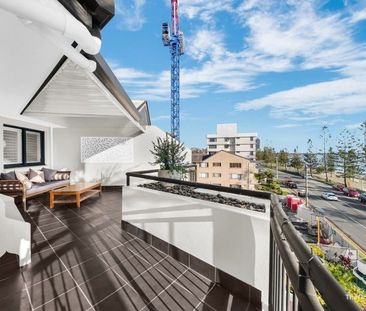 Stunning Waterfront Living 1 bedroom + study / multi-purpose area - Photo 6