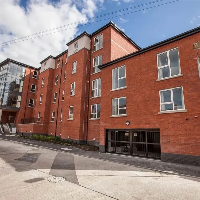 Two Bedroom Apartment At Windsor Road Residence - Photo 1