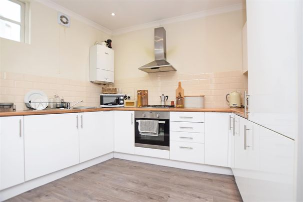 Tudor Road, Hampton, TW12 - Photo 1