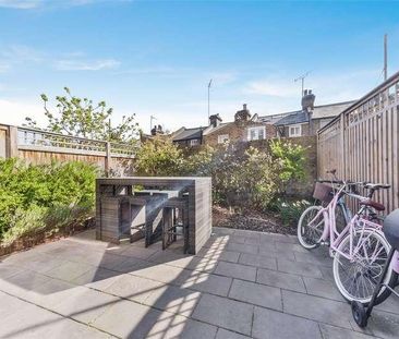 Hawthorne Crescent, Greenwich, London, SE10 - Photo 3