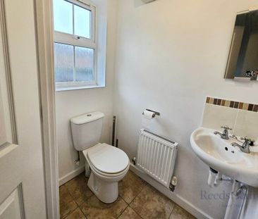 2 bedroom semi-detached house to rent - Photo 3