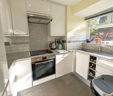 Goldsworth Park, Woking, Surrey, GU21 - Photo 5