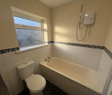 2 bedroom terraced house to rent - Photo 2