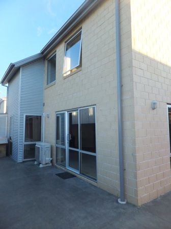 4/56 Brockworth Place, Riccarton, Christchurch City - Walk to Hagley Park, Hospital and the City - Photo 3