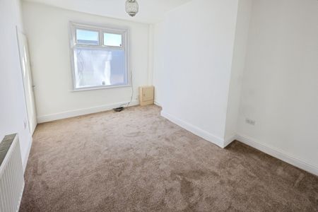 2 bedroom House To Let - Photo 4