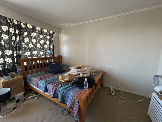 3 Bedrooms on Te Atatu Rd - Photo 1