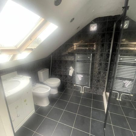 Room in a Shared House, Talbot Gardens, IG3 - Photo 3