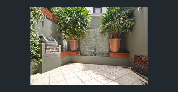 TIMELESS WOOLLAHRA TERRACE, STEPS FROM QUEEN STREET VILLAGE - Photo 1