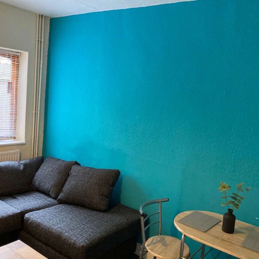 Hawkins Street Room 1 - Photo 1