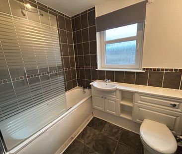 3 bedroom semi-detached house to rent - Photo 6