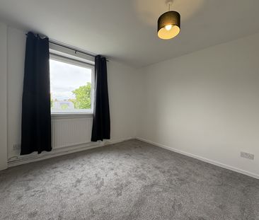 Recently Refurbished, New Orchard, Poole - Photo 4