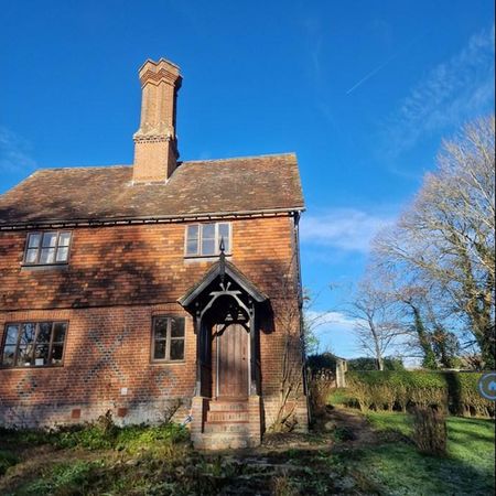 2 bedroom semi-detached house to rent - Photo 3