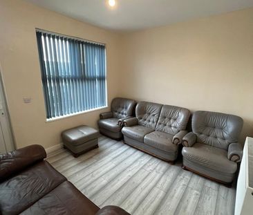 5 Bed Terraced House, Sheffield, S8 - Photo 1