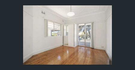 Renovated Family home ready to move in - Photo 2