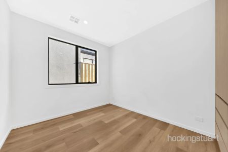 Beautiful Brand New Family Home in Pepper Corn Estate - Photo 3