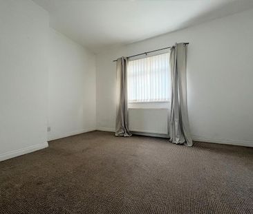 80 Ellis Street, Carrickfergus, BT38 8AZ - Photo 4