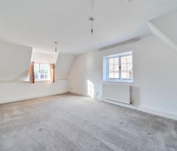 4 bedroom detached house to rent - Photo 5