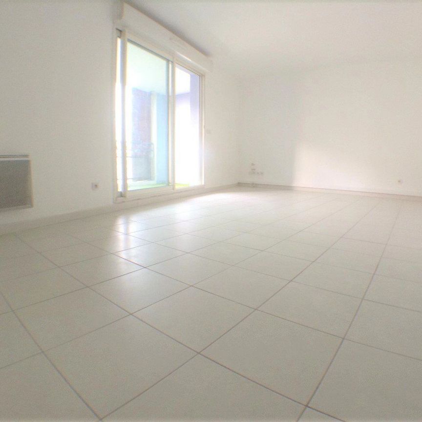 Appartement 3 pièces 70m2 MARSEILLE 8EME 1 238 euros - Photo 1