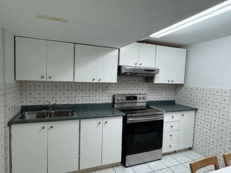 For Lease - 46 Thornbrook Court, Vaughan, Ontario - Photo 3