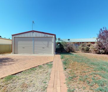 3 Bedrooms and a Shed in South Dubbo - Photo 5